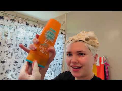 I got soap in my eye 💀 ASMR | SHAMPOOING MY HAIR 