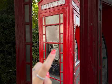 ASMR in LONDON ☎️📮🐻💂‍♀️ #asmr #asmrsounds #asmrvideo