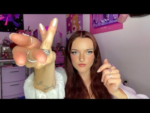 ASMR | Relaxing Hand Movements & Soothing Positive Affirmations 🥰💕😌