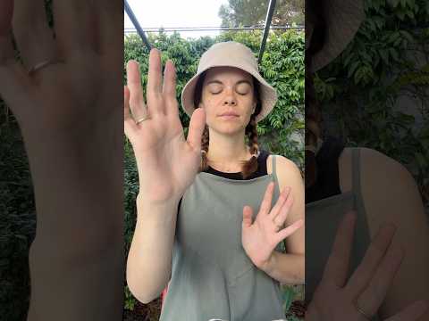 Reiki energy sweep to clear your aura and recharge your batteries #reikihealing #reiki #asmr
