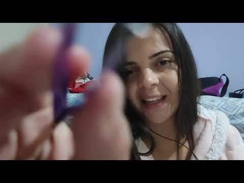 ASMR O QUE TEM NA MINHA BOLSA?