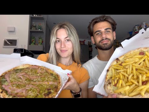 EATING PIZZA 🍕 muckbang col mio ragazzo (asmr ita)