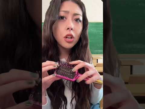 Asmr mean popular girl does your hair in class p1  #asmrtingles #fastasmr #fastandaggressiveasmr