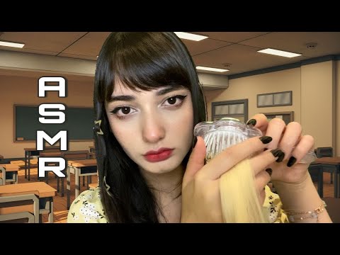 ASMR | MENINA OBCECADA POR VOCÊ MEXE NO SEU CABELO