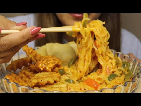BELL PEPPER NOODLES CRUNCHY FRIES AND VEGGIE BURGUL DUMPLINGS ASMR MUKBANG #asmr #mukbang #noodles