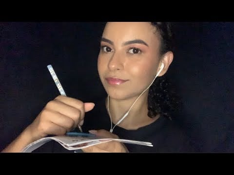 ASMR ROLEPLAY- Recepcionista de hotel (som de teclado, sussurros e mais)