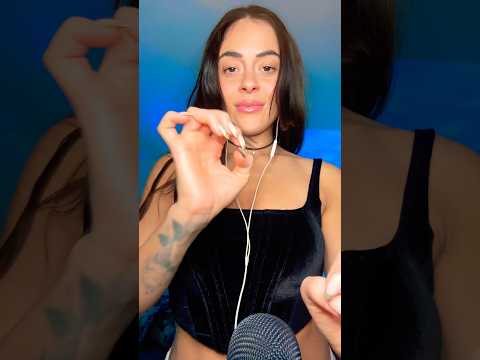 Here’s a clip of one of my cats interrupting 🙄😸 🗣️#asmr #tingles #catshorts #meow #relax