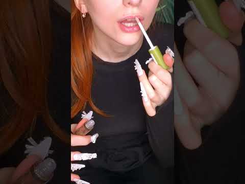 Lipgloss application asmr 🌼 #asmr #relax #asmrtriggers #tingles #lipgloss #mouthsounds #asmrtapping