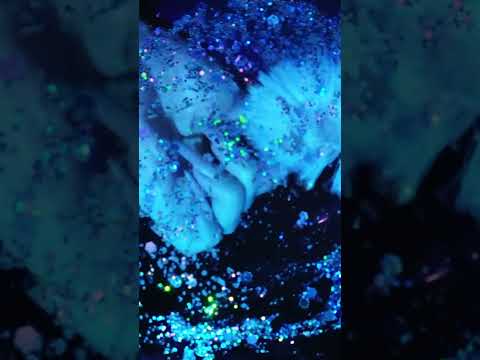 ASMR sensory experience 💙🖤 #glitterasmr #satisfyingasmr #relaxingvibes #asmrbrushing
