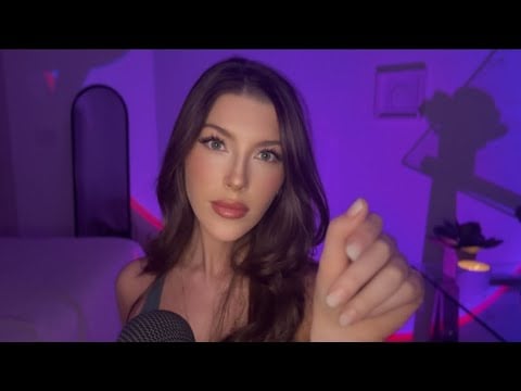 #ASMR | Mouth Sounds & Gentle Hand Movements 