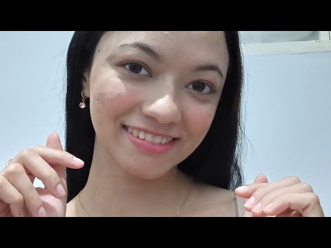 ASMR - AMIGA TE AJUDANDO A DORMIR 😴✨️ (sons de boca e produtinhos de beleza)