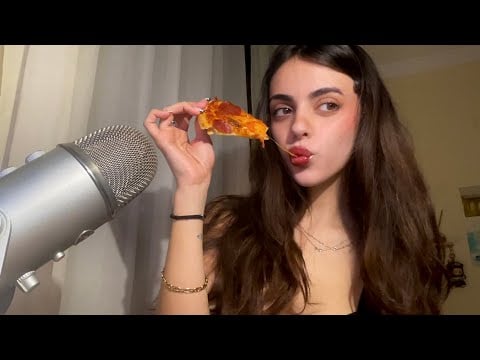 ASMR | Comiendo Pizza mientras reflexiono de la vida 🍕♥️