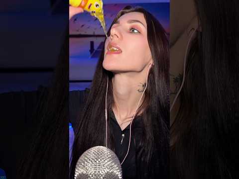 #asmr #relaxingasmr #tingles #sleepasmr #tinglesasmr #shorts