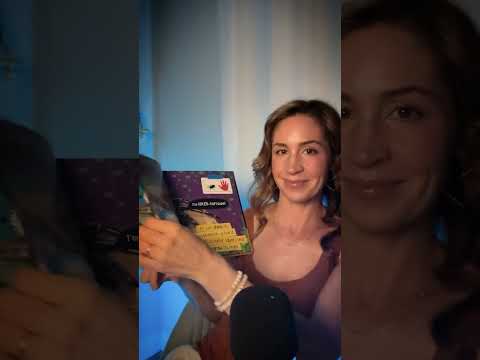 ASMR | Let the jungle calmly come to life with whispered words and soft page turns to relax you🌿🐒