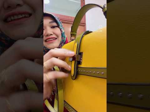 ASMR tapping my new bag 💼