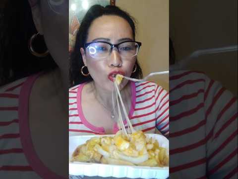 CHEESY JOLLIBEE FRIES#shortsfeed #food #eating #cheesyface #mukbanginternational #asmr #everyone