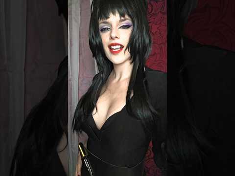 Would you let me wear your skin, darkling?#elvira #elviramistressofthedark #horror #actress #acting