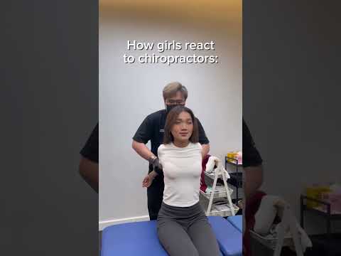 🫩How Girls React To Chiropractor; Trending Videos | Chiropractic ASMR #shorts #shortvideo #asmr