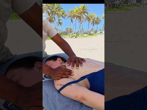 ¿Masaje en #Carnavales? Venezolana me hace un masaje relajante en Playa El Agua, #Margarita 🏖️