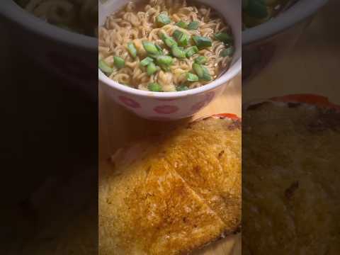 Ramen & Grilled Cheese: The Ultimate Comfort Food Dip 🍜🧀✨