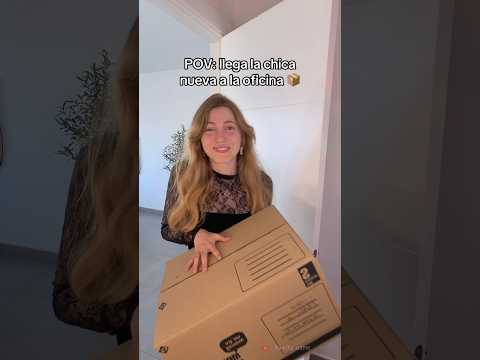 La CHICA NUEVA de la OFICINA 📚 #ASMR #shorts #pov