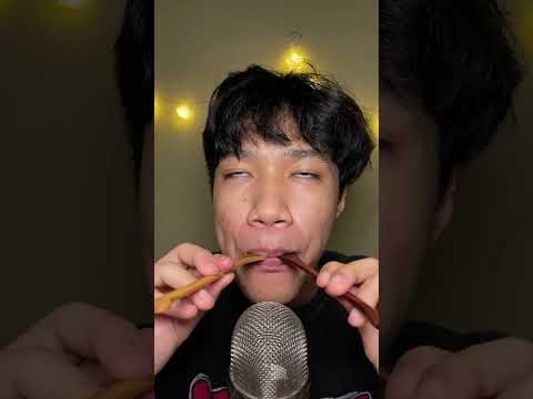 🍯 or 🧜‍♀️  #asmr #mouthsounds #asmrtriggers #asmrtingles #asmrsounds #shorts