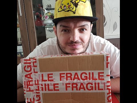 ONE MINUTE ASMR My Fiance Nathan does ASMR ! Fast Tapping on a box !