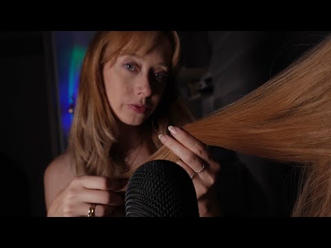 ASMR - ESCOVANDO E FAZENDO BABYLISS NO SEU CABELO