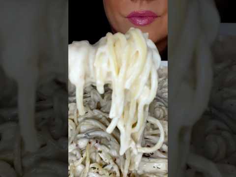 CREAMY CHEESY ALFREDO PASTA NOODLES #asmr #pasta #food #mukbang #summerofgoals