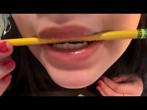 ASMR ~Sketching📝 and painting🎨 a mini canvas pt.1 (writing, erasing, and mouth sounds)🖼️