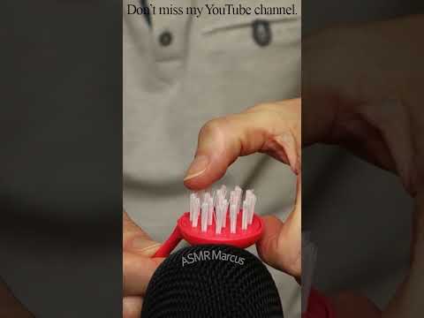 ASMR Rubbing thumb on the bristles of a comb #short