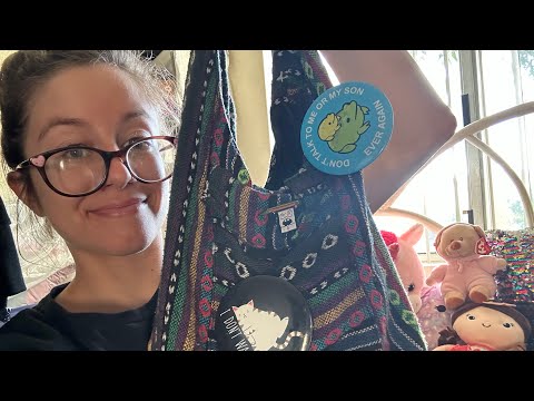 ASMR What’s in My Bag (Soft Spoken/Tapping)