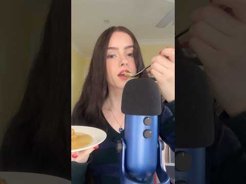 ASMR trying honeycomb 🍯 #asmr #asmrhoneycomb #mouthsounds #mukbang