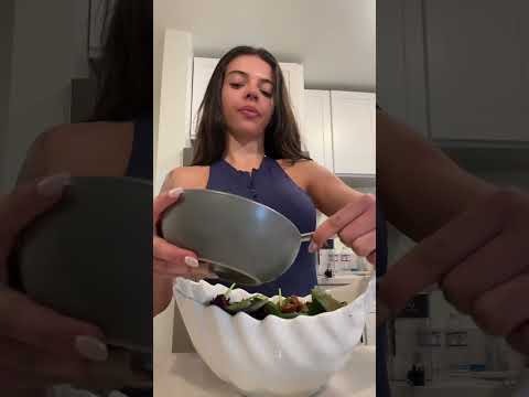 ASMR FAZENDO A MELHOR SALADA DA VIDA