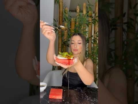 Karpuz sandviç deniyoruz 🍉 #shorts #youtubeshorts #karpuz #watermelon #asmreating #asmr #mukbang