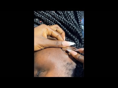 ASMR PICKING MY SISTERS EARS/ RELAXING ASMR