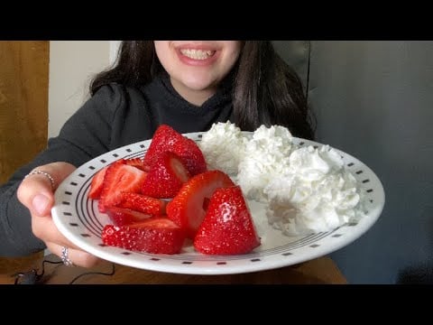 STRAWBERRIES AND WHIPPED CREAM ASMR *SOOTHING EATING SOUNDS*🍓