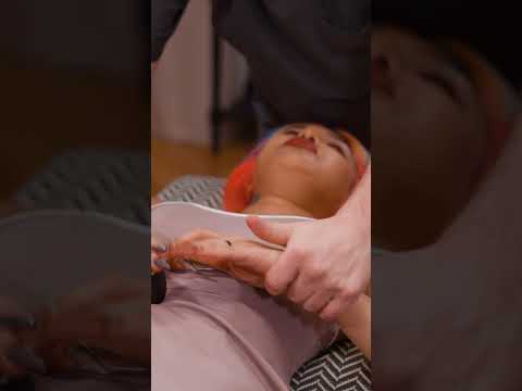 Extreme deep tissue & hammer therapy for Roxy | intense body reaction #chiropractic