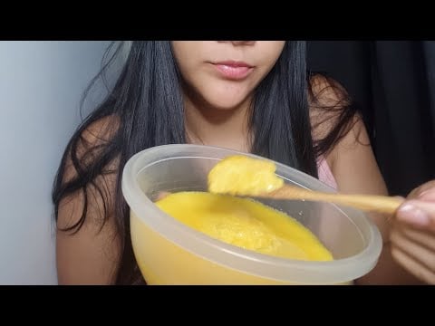ASMR cortito comiendo Flan
