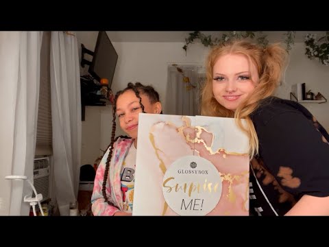 ASMR~GLOSSYBOX ADVENT CALENDAR UNBOXING 💄🎄