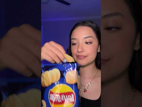 ASMR | Trying garlic oyster Lays 🦪🧄 #asmr #asmreating #asmrcommunity