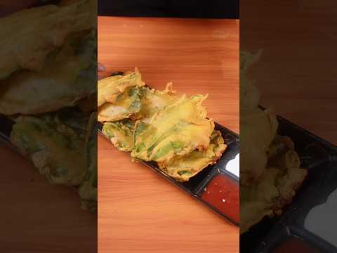 🥬 ASMR Palak Pakora 🤤 | Crispy Spinach Leaf Fry 🔥#shorts #short