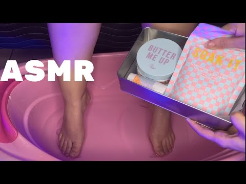 ASMR APLICADO MASSAGEM NOS PÉS DA MINHA IRMÃ