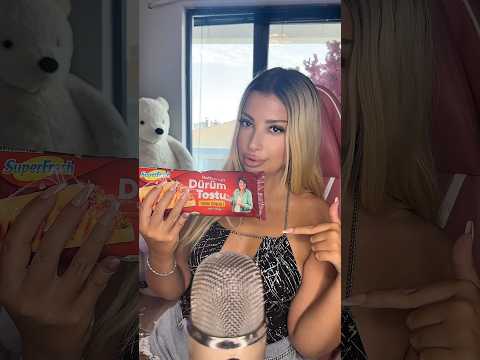 Dondurulmuş tavuk döner deneyelim🤔 Türkçe ASMR #asmr #shorts #selenasmr #eating reklam değil ￼