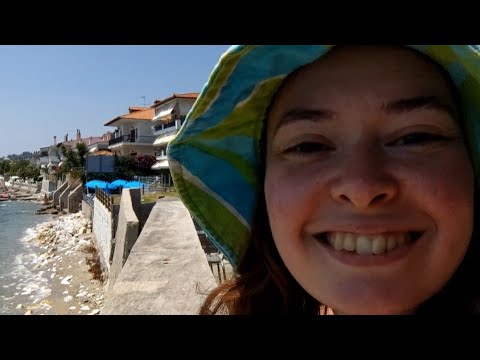 Asmr upside down and normal in the garden by the sea🌿🌅(tapping, scratching and more)