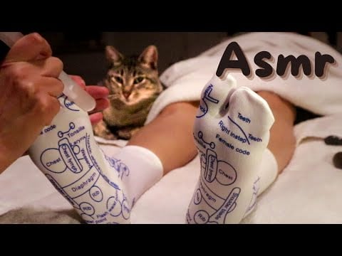 🐈‍⬛ Massage de pieds (réflexologie) - asmr avec ronronnement