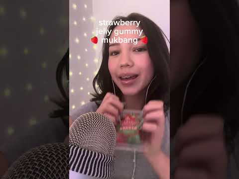 strawberry gummy mukbang 🍓 #asmr #mukbang #strawberry #candy #eating