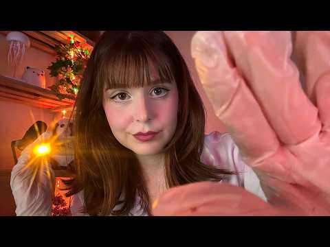 ASMR | Médica fuçando seu rosto
