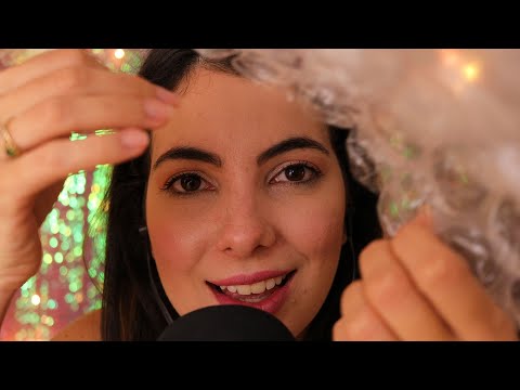 ASMR EMBRULHANDO VOCÊ DE NATAL - Sweet Carol