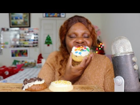 New Years Golden Glitter Cheesecake Cookie ASMR Eating Sounds